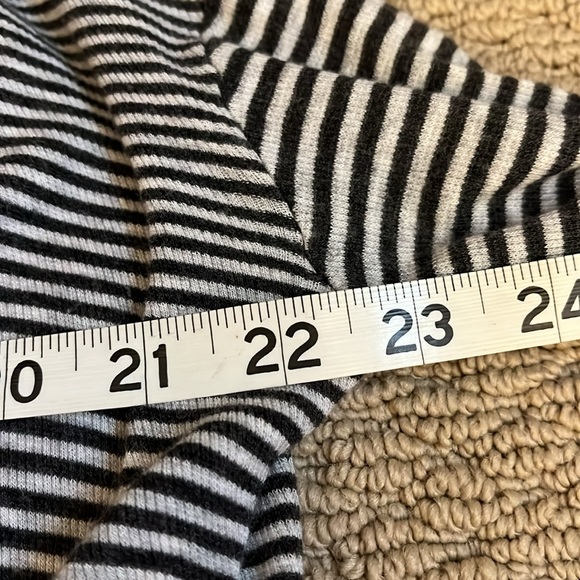 Bordeaux Ladies Grey Striped Top Medium - Picture 3 of 5